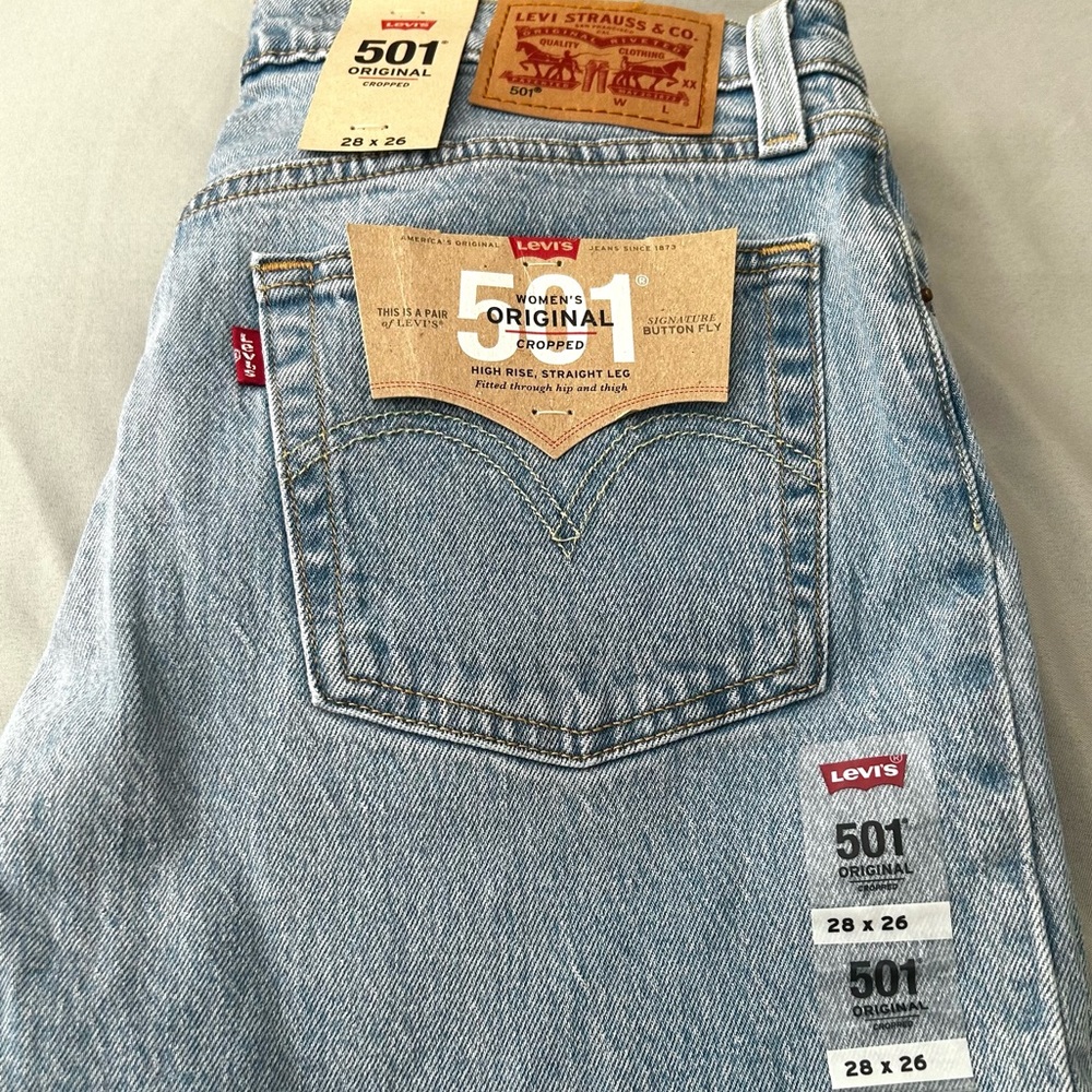 Levi’s 501 Cropped High Rise Straight Leg Jean